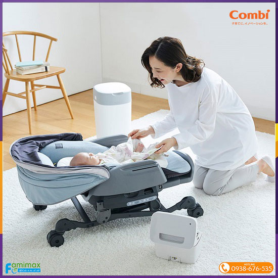 Ghế ăn cho bé đa năng Combi cho bà mẹ trẻ