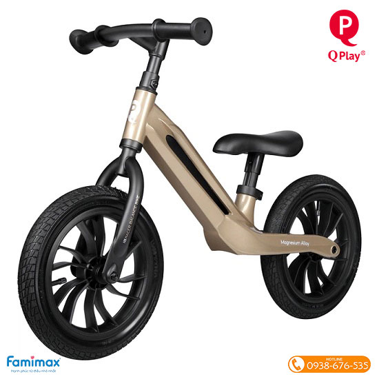 Xe thăng bằng cho bé 3 tuổi QPlay Racer